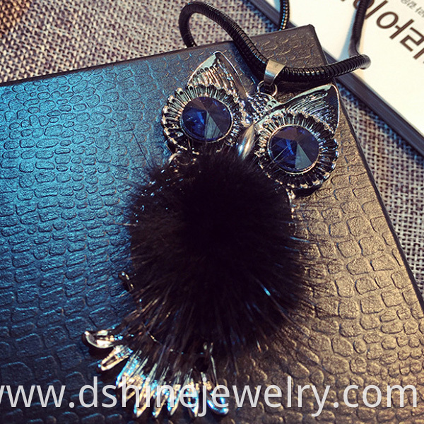 Metal Owl Necklace